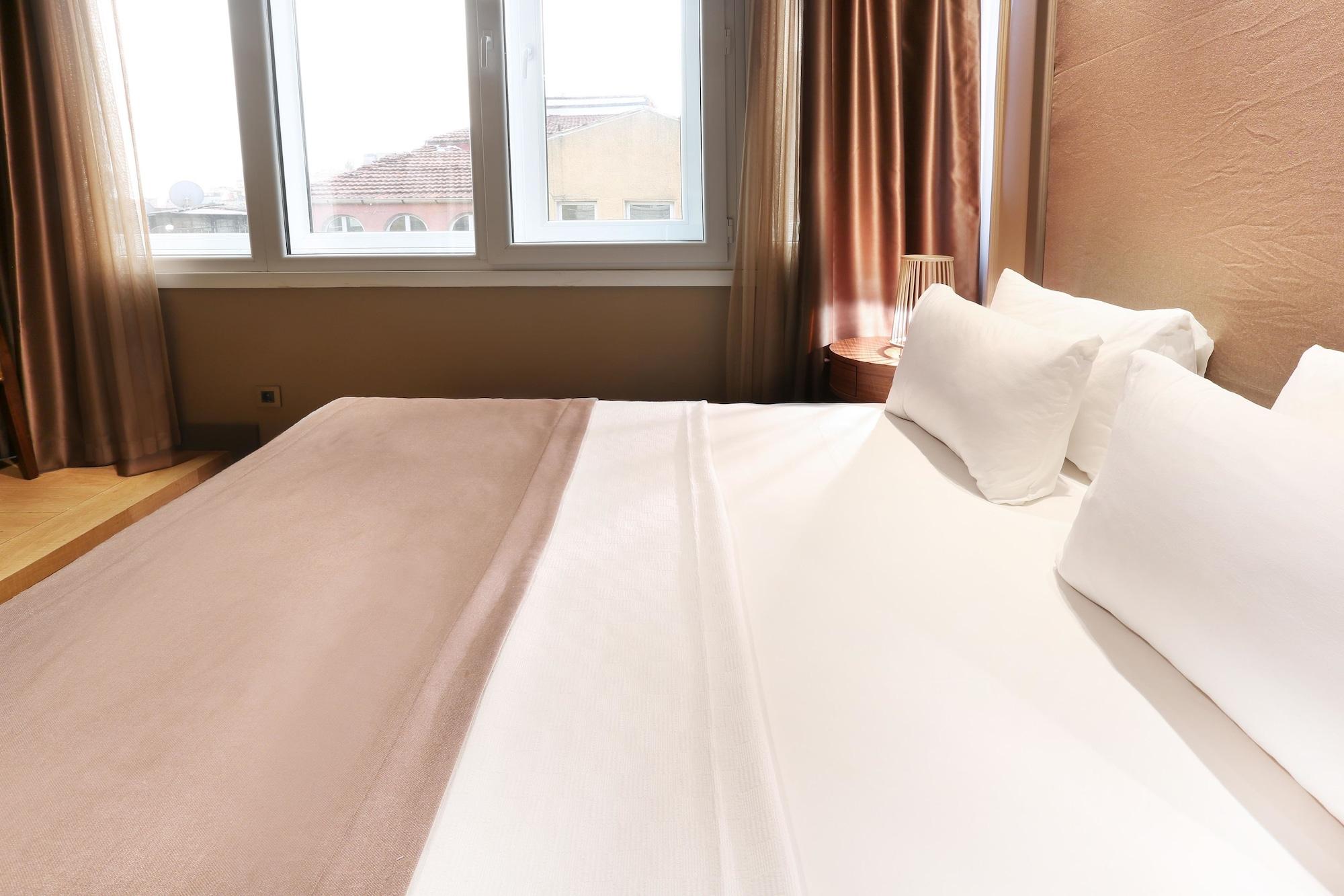Taksim Premium Hotel Истанбул Екстериор снимка