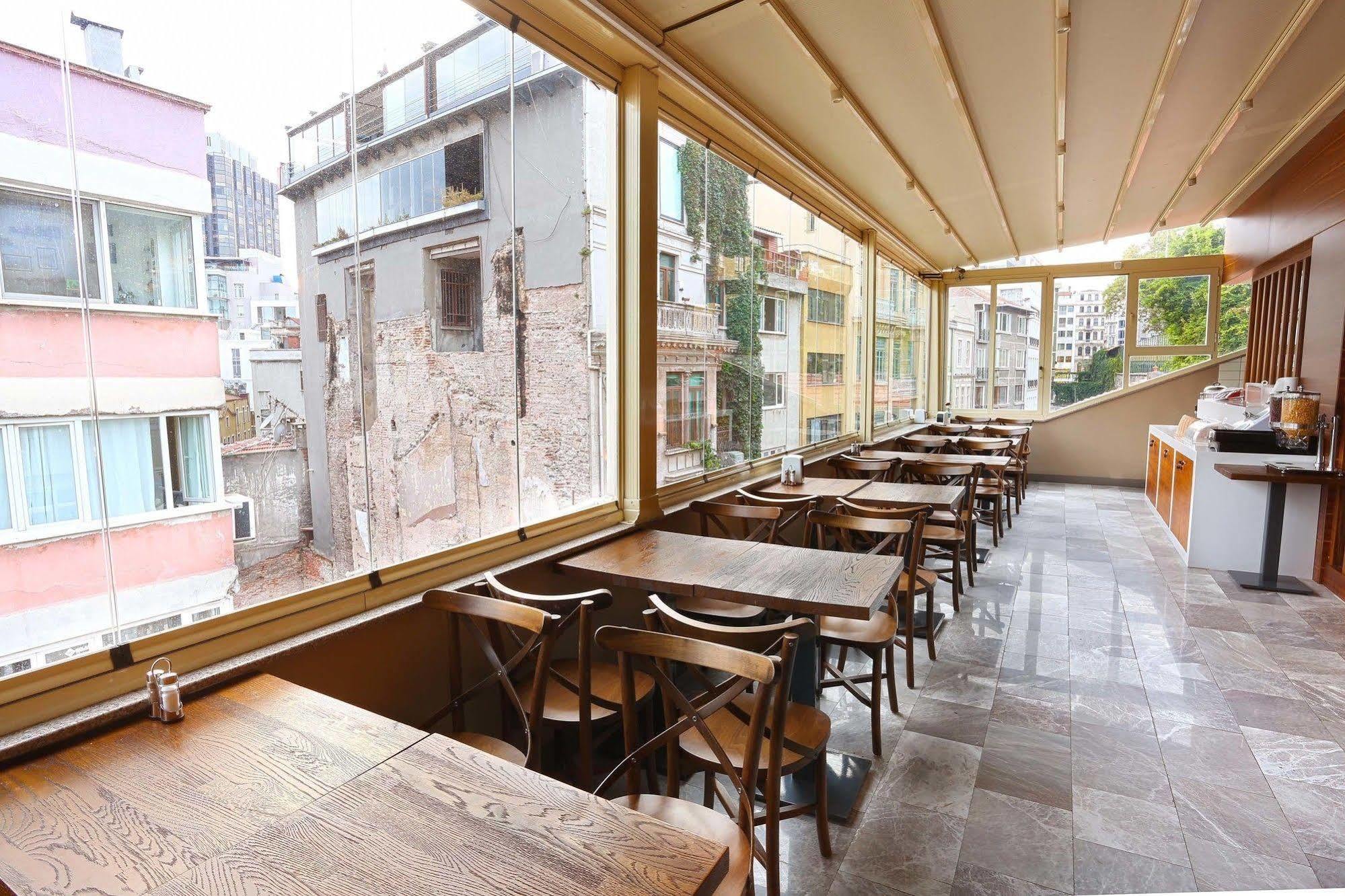 Taksim Premium Hotel Истанбул Екстериор снимка